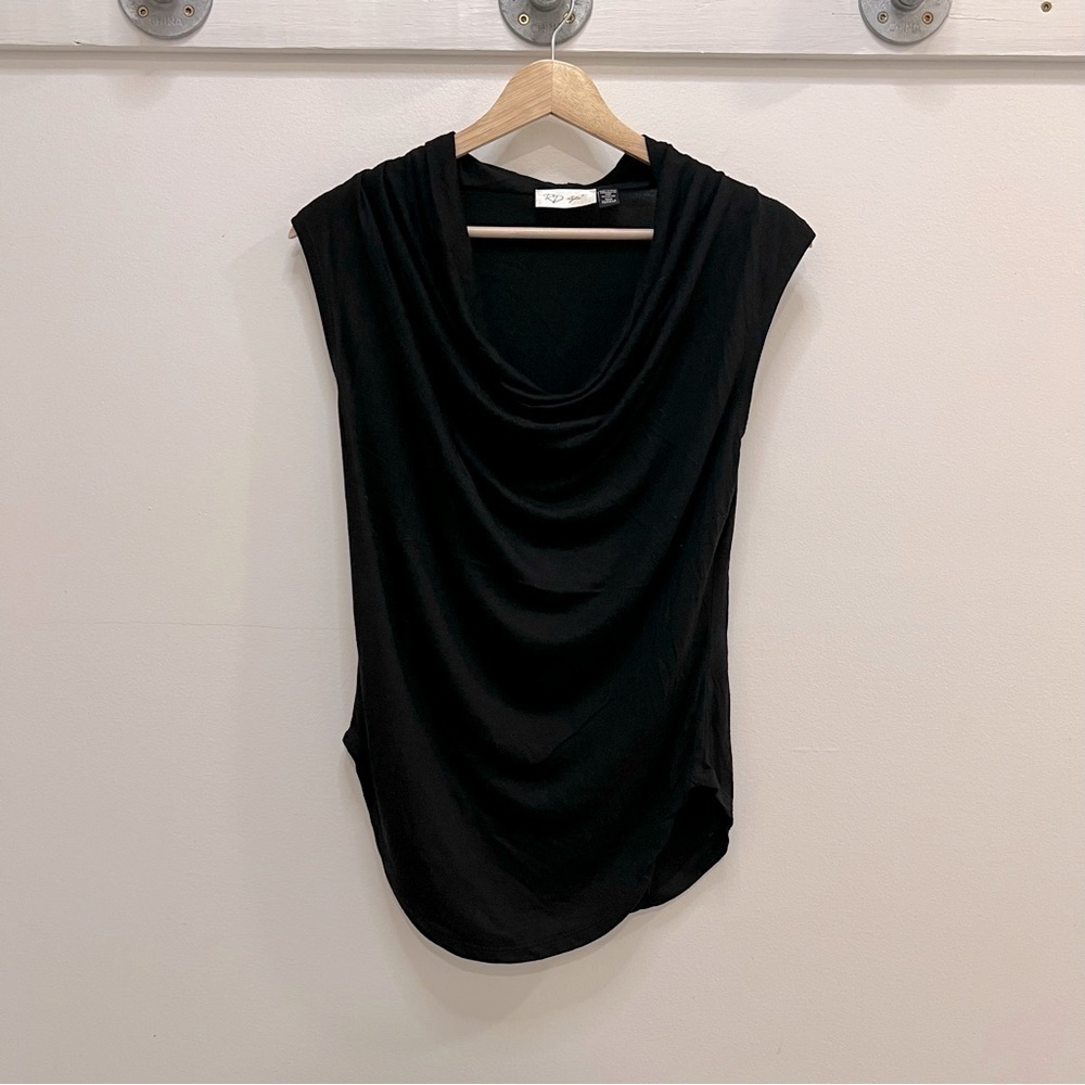 RD style black sleeveless women’s boatneck shirt